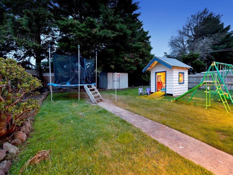 8 Leonard Drive, Langwarrin VIC 3910