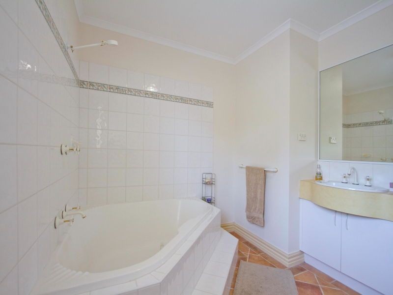 2 Newton Avenue, Langwarrin South VIC 3911