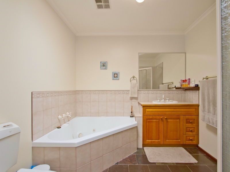 7 Micheala Court, Langwarrin VIC 3910