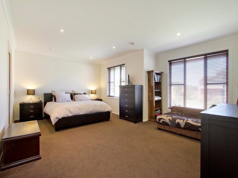 8 Fieldwood Lane, Langwarrin VIC 3910