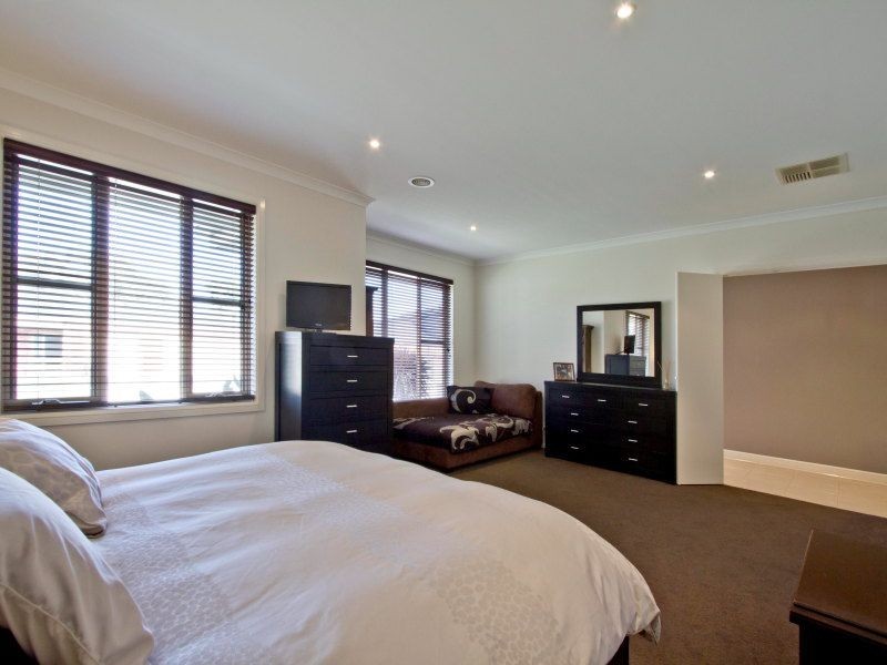 8 Fieldwood Lane, Langwarrin VIC 3910
