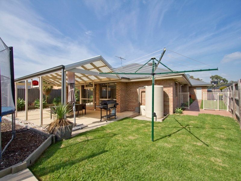 8 Fieldwood Lane, Langwarrin VIC 3910