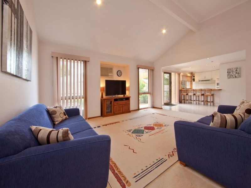 18 Cotoneaster Way, Langwarrin VIC 3910