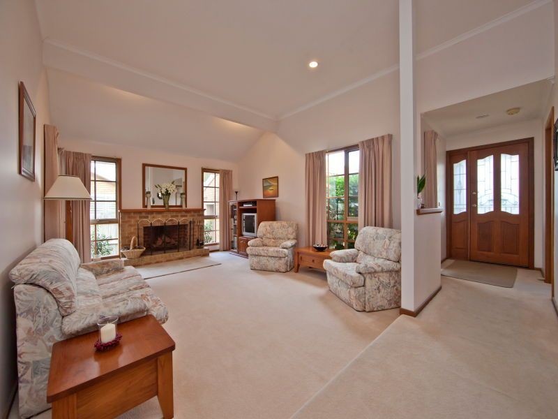 18 Cotoneaster Way, Langwarrin VIC 3910