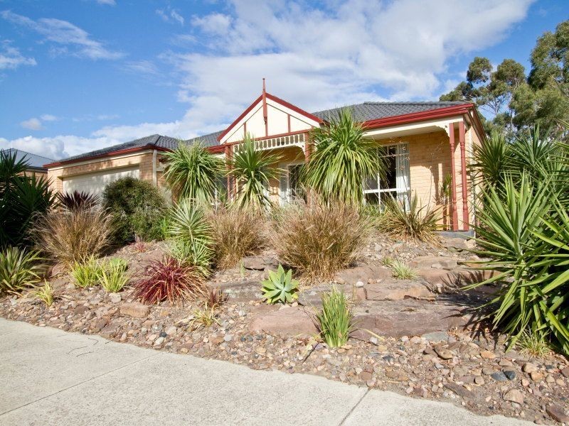 11 Pepperbush Crescent, Langwarrin VIC 3910