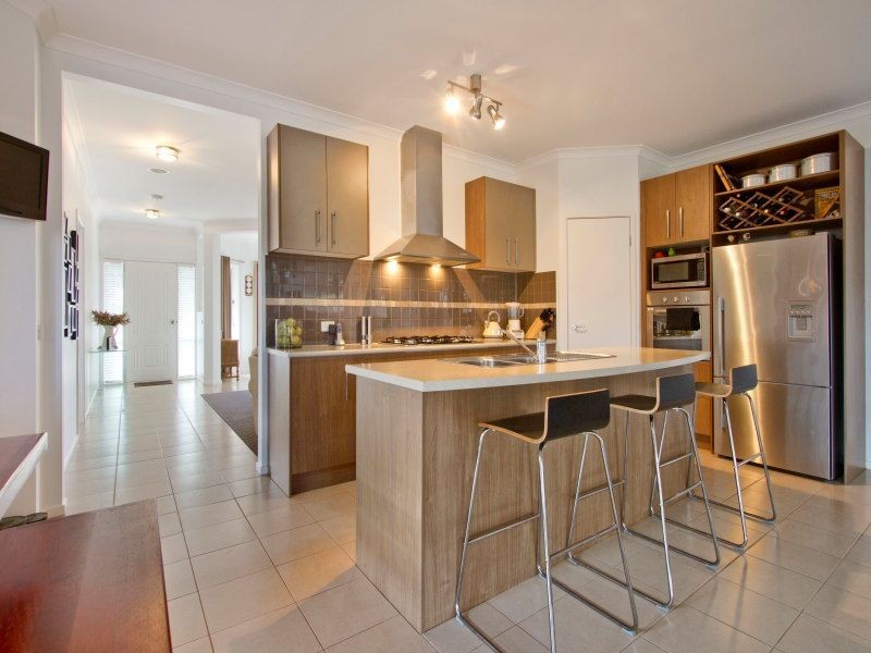 11 Pepperbush Crescent, Langwarrin VIC 3910