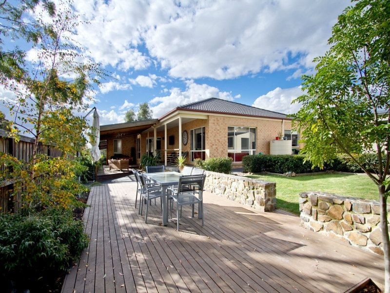 11 Pepperbush Crescent, Langwarrin VIC 3910