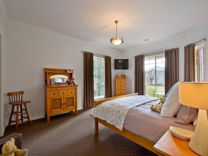 11 Pepperbush Crescent, Langwarrin VIC 3910