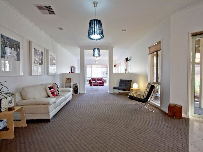 11 Pepperbush Crescent, Langwarrin VIC 3910