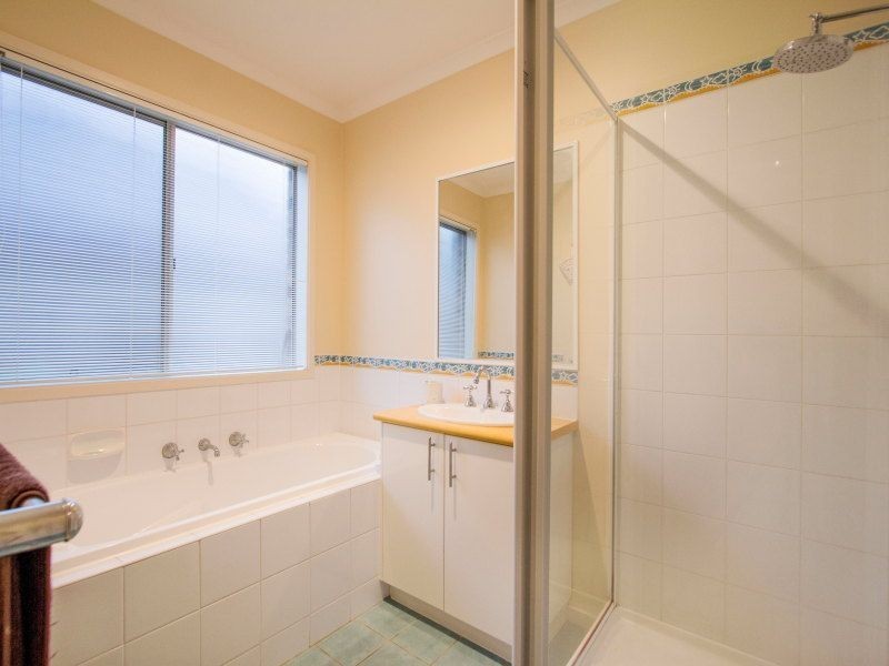 17 Gum Nut Drive, Langwarrin VIC 3910