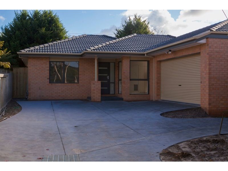 2/17 Myrtle Street, Langwarrin VIC 3910
