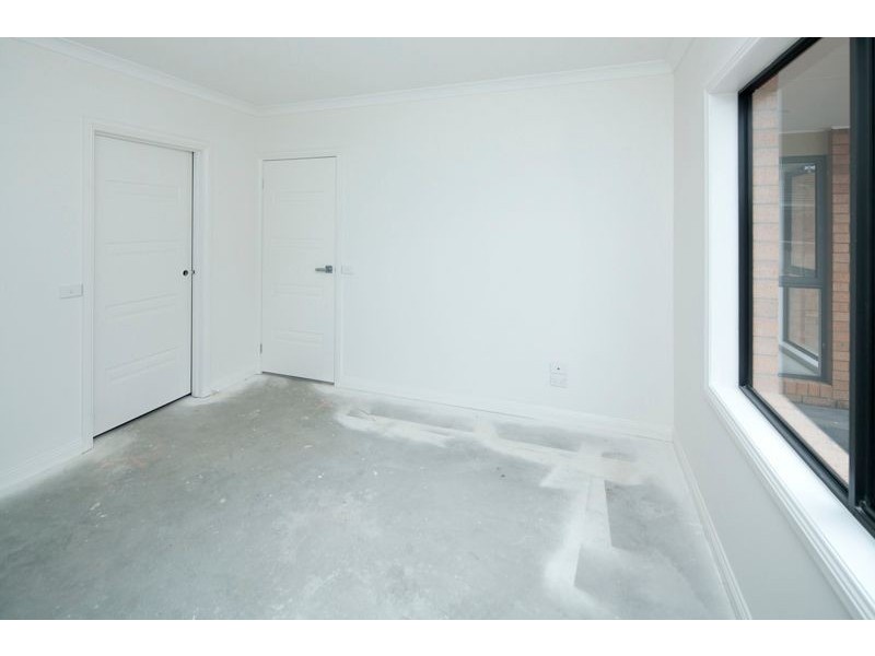 2/17 Myrtle Street, Langwarrin VIC 3910