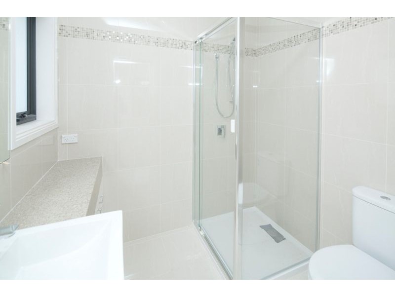 2/17 Myrtle Street, Langwarrin VIC 3910