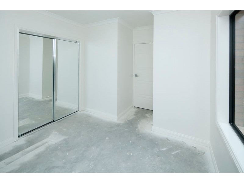 2/17 Myrtle Street, Langwarrin VIC 3910