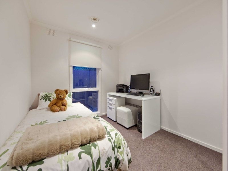 1 Lorraine Avenue, Langwarrin VIC 3910