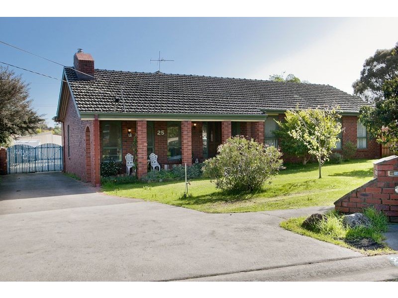 25 Myrtle Street, Langwarrin VIC 3910