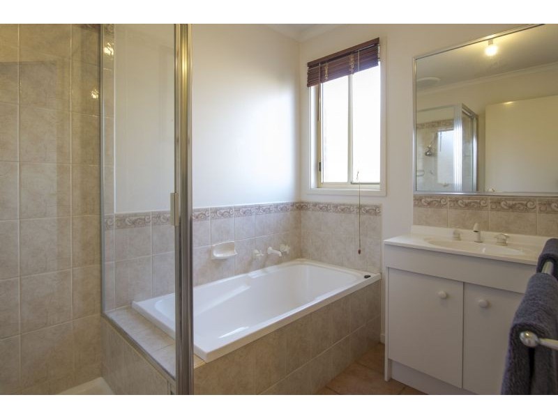 81 Gum Nut Drive, Langwarrin VIC 3910