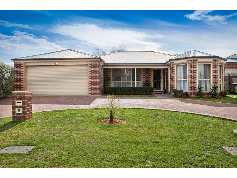 5 Jennifer Crt, Langwarrin VIC 3910