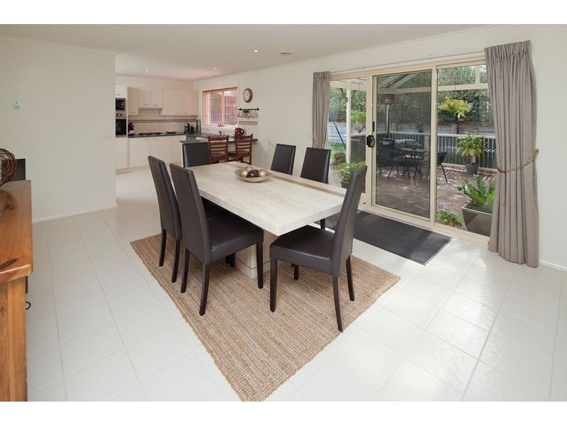 5 Jennifer Crt, Langwarrin VIC 3910