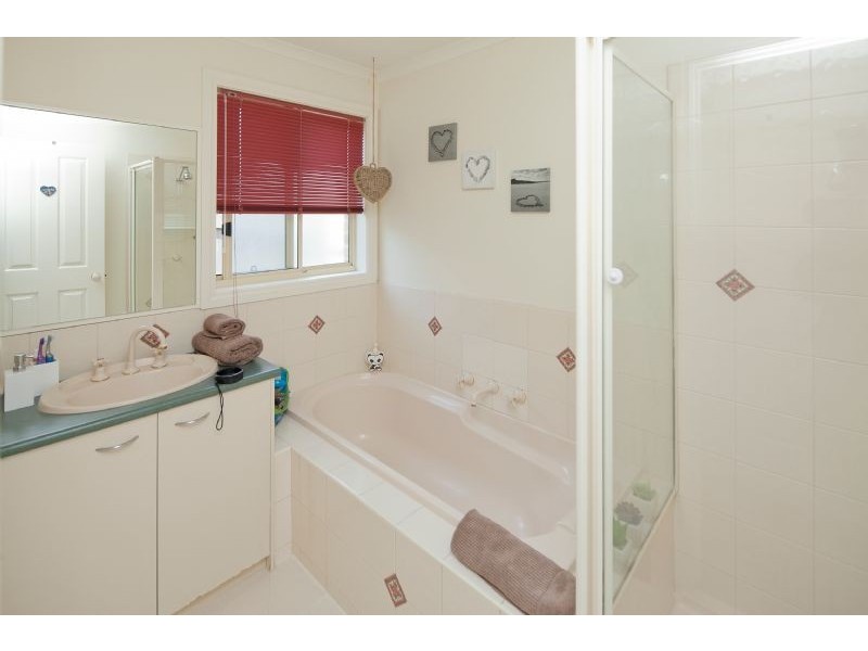 5 Jennifer Crt, Langwarrin VIC 3910