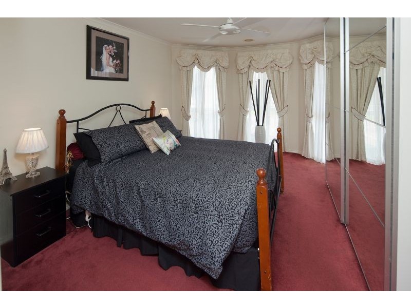 5 Jennifer Crt, Langwarrin VIC 3910