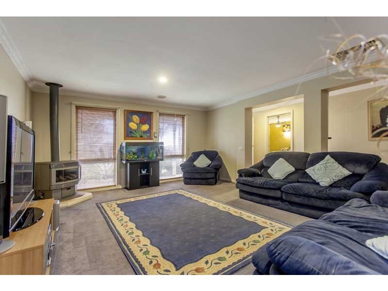 41 Huntingtower Crescent, Langwarrin VIC 3910