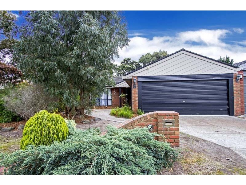 7 Oxley Court, Langwarrin VIC 3910