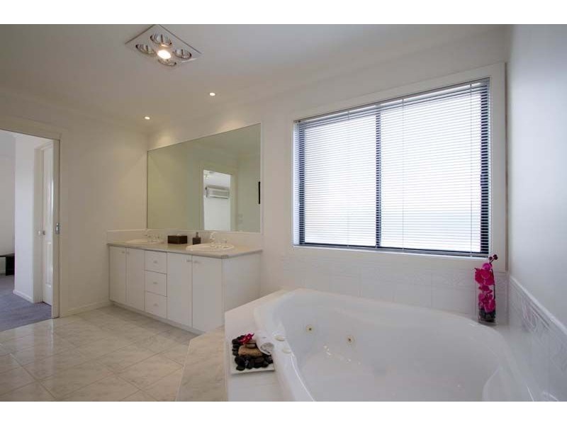29 Huntingtower Crescent, Langwarrin VIC 3910