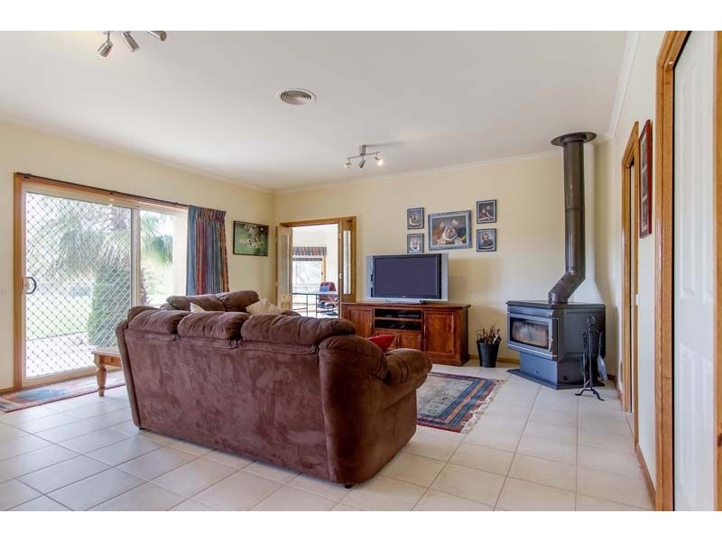 106 Weeroona Road, Langwarrin South VIC 3911