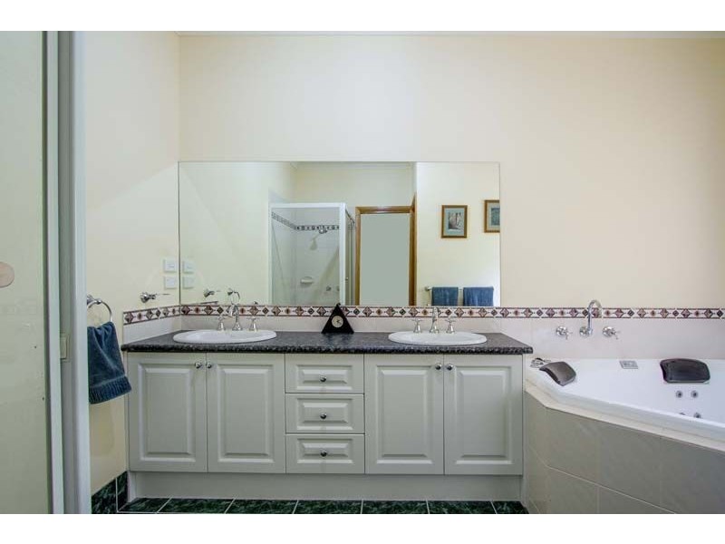 106 Weeroona Road, Langwarrin South VIC 3911