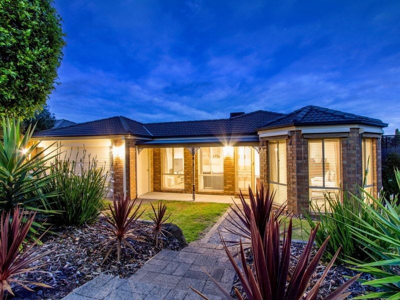 49 Laurel Crescent, Carrum Downs VIC 3201