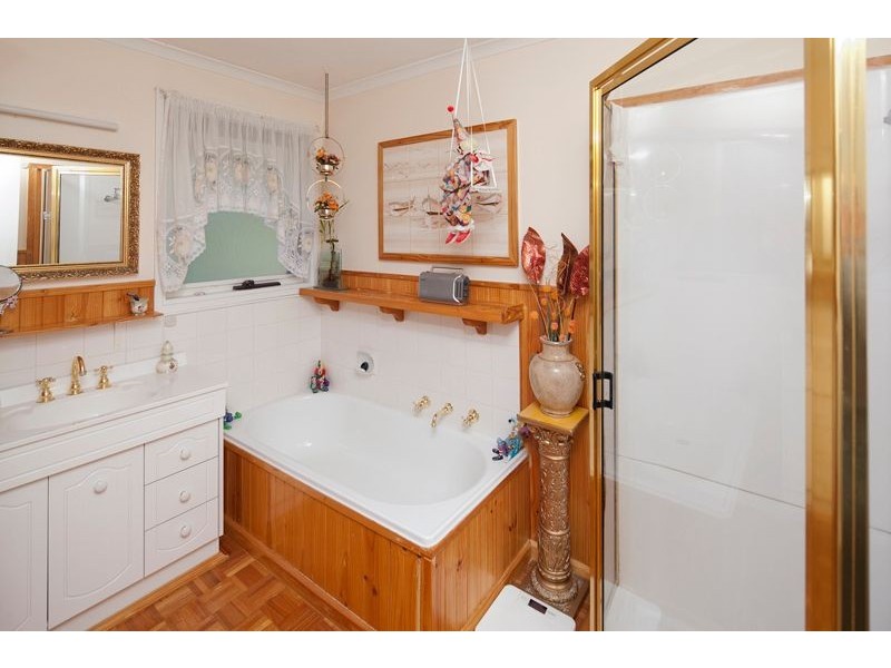 2 Oak Grove, Langwarrin VIC 3910