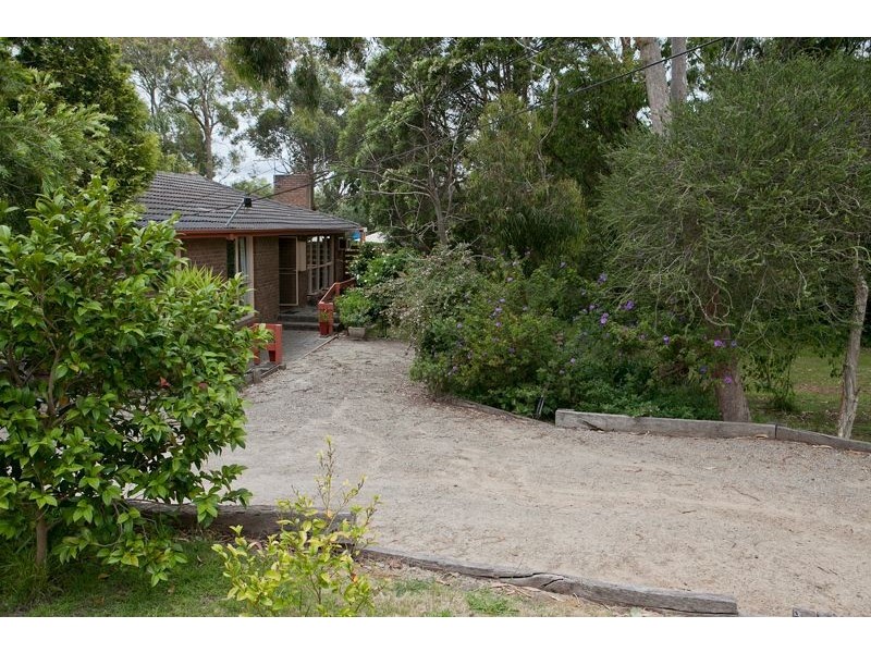 2 Oak Grove, Langwarrin VIC 3910