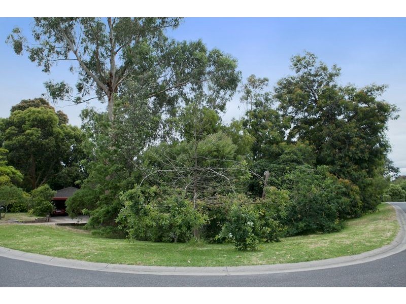 2 Oak Grove, Langwarrin VIC 3910