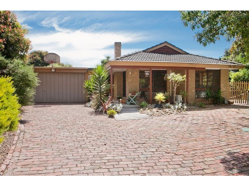 27 Paterson Avenue, Langwarrin VIC 3910