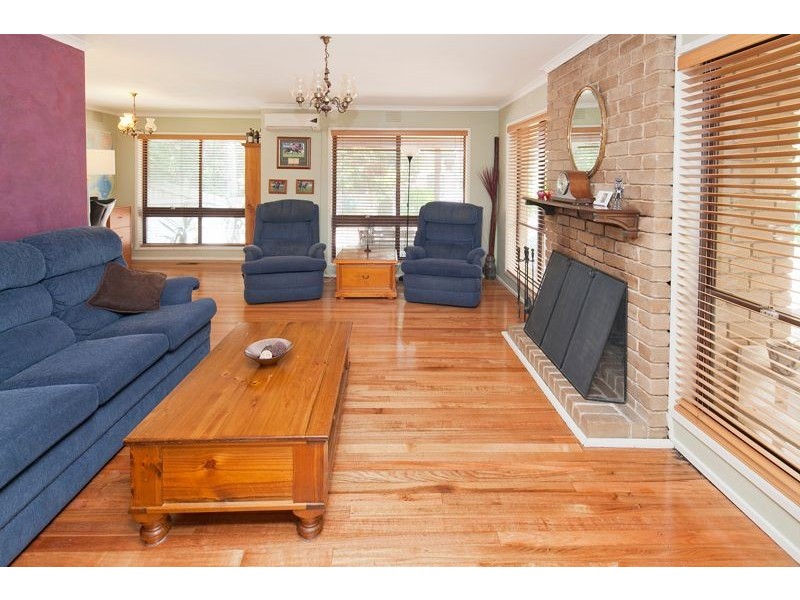 27 Paterson Avenue, Langwarrin VIC 3910