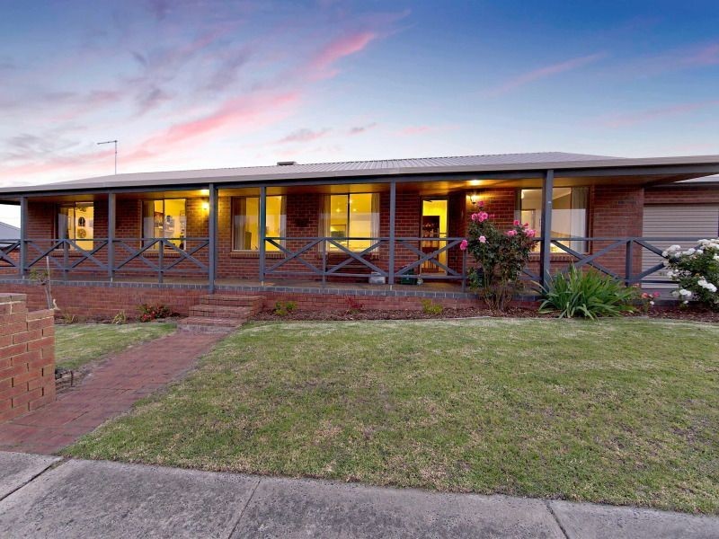 4 Beverley Court, Langwarrin VIC 3910