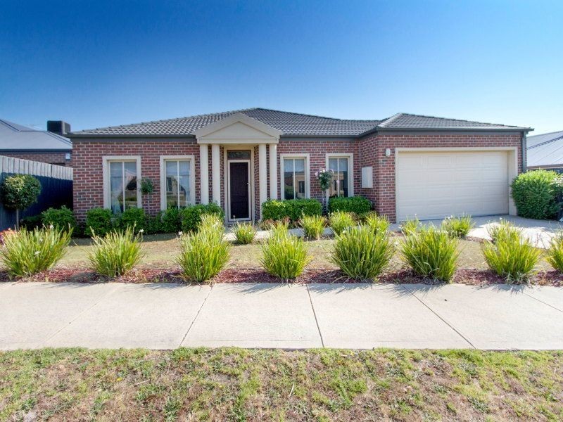 8 Aqueduct Road, Langwarrin VIC 3910