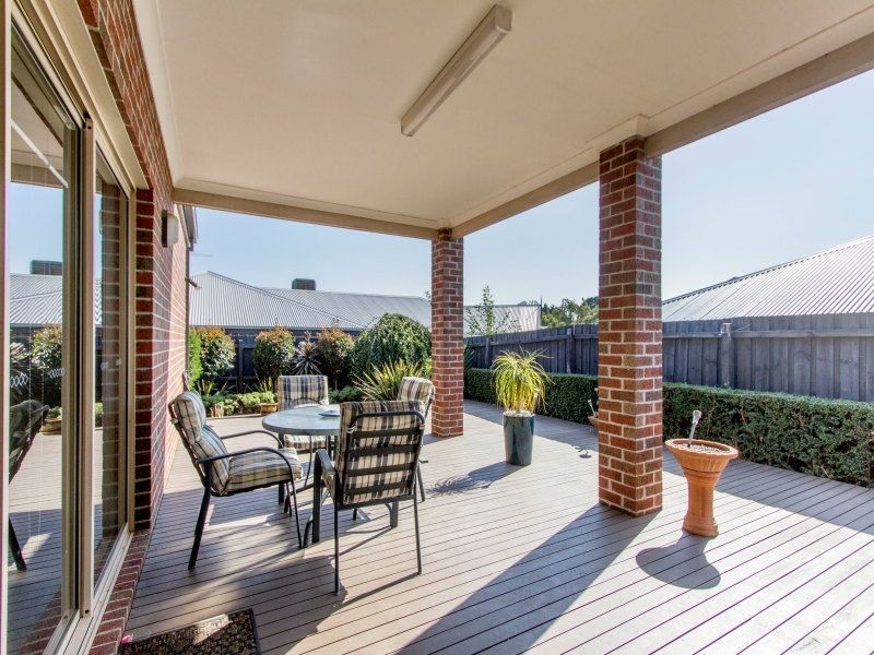 8 Aqueduct Road, Langwarrin VIC 3910