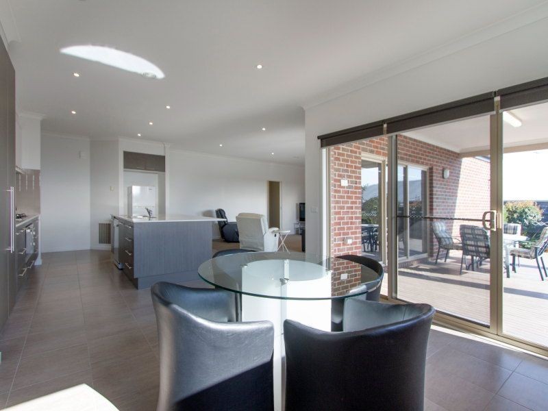 8 Aqueduct Road, Langwarrin VIC 3910