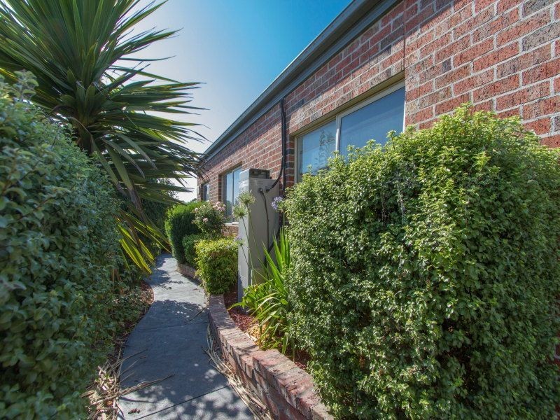 8 Aqueduct Road, Langwarrin VIC 3910