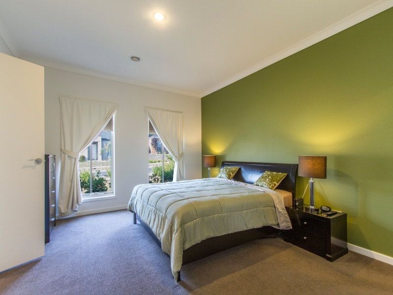 8 Aqueduct Road, Langwarrin VIC 3910