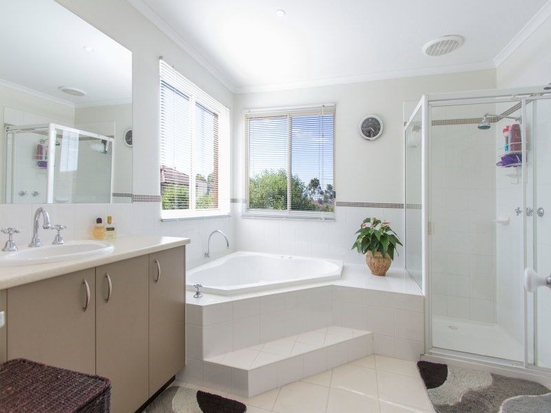 10  Pepperbush Crescent, Langwarrin VIC 3910