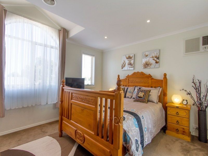 10  Pepperbush Crescent, Langwarrin VIC 3910