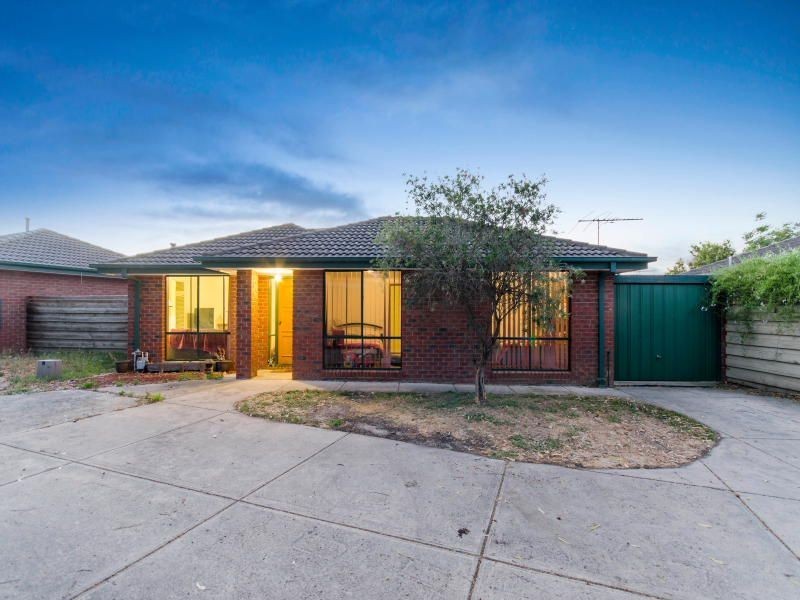 2/18 Monze Drive, Langwarrin VIC 3910