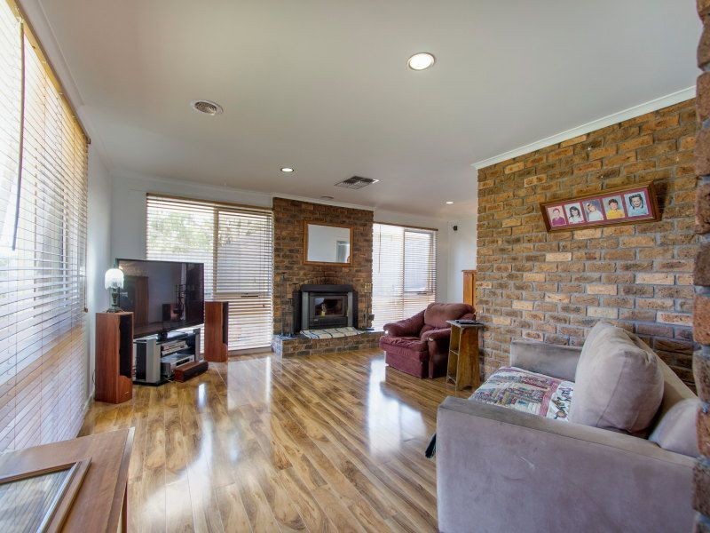 6 Poplar Grove, Langwarrin VIC 3910