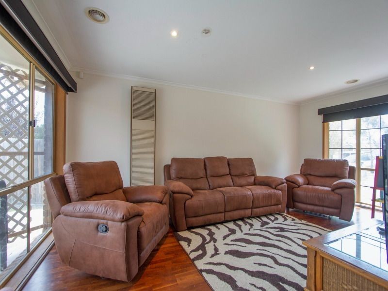 33 Hornsby Drive, Langwarrin VIC 3910