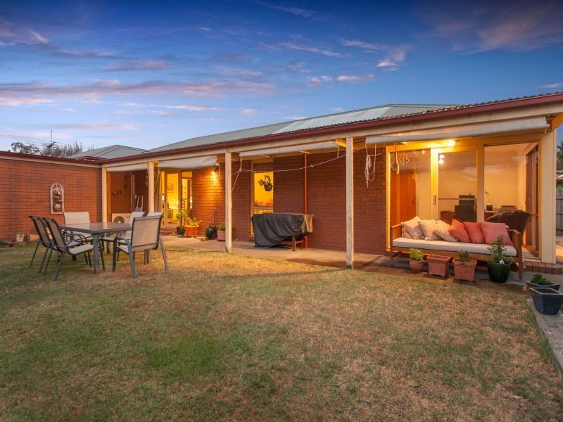8 Huntly Court, Langwarrin VIC 3910