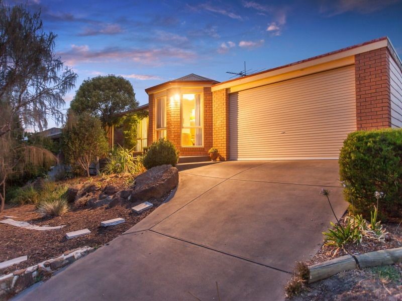 8 Huntly Court, Langwarrin VIC 3910