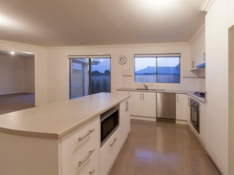 18 Aqueduct Road, Langwarrin VIC 3910